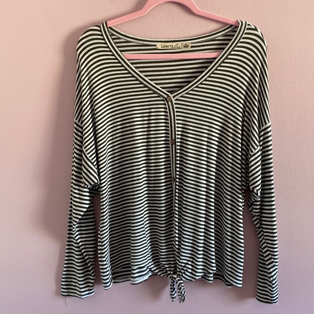 LibertyLove - Long Sleeve Green and White striped V-neck Super Soft Tee XL